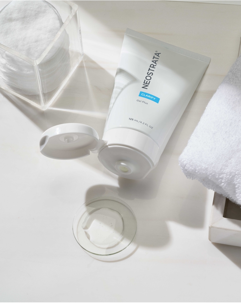 Gel Plus 15% AHA Neostrata Clarify, gel exfoliant à l'acide glycolique pour peaux grasses, flacon de 125 ml