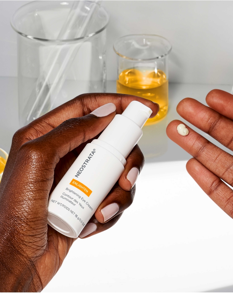Contour des Yeux Illuminateur Neostrata Enlighten, soin contour des yeux anti-fatigue pour atténuer l'aspect des cernes foncés